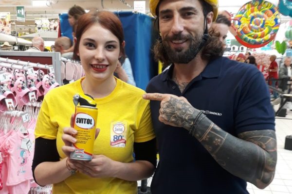 Auchan Rescaldina evento Brumotti 4 maggio